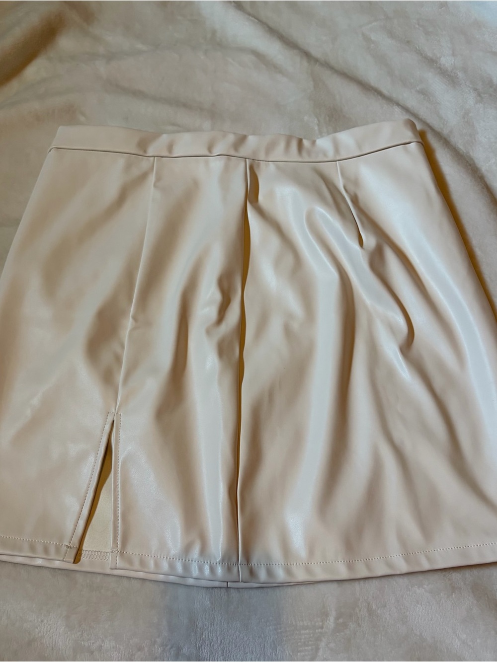 Women’s White Faux Leather Mini Skirt with Front Slit